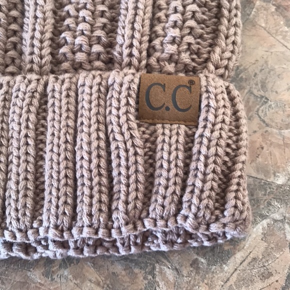 C.C women’s fuzzy fur pom beanie - Picture 3 of 9